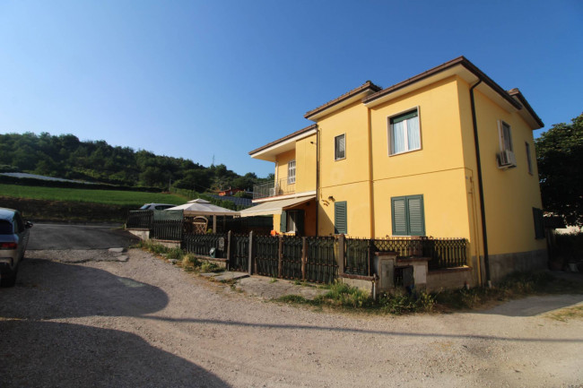 Casa singola in vendita a Montorio al Vomano