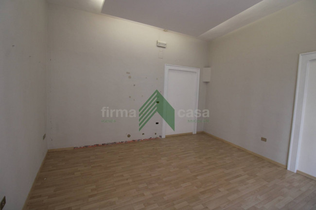 Locale commerciale in affitto a Teramo