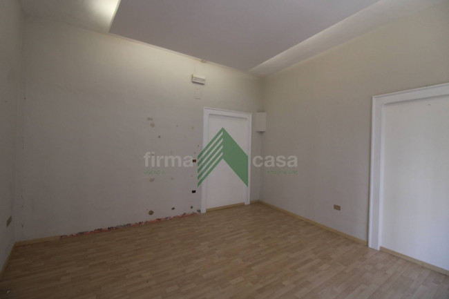 Locale commerciale in affitto a Teramo