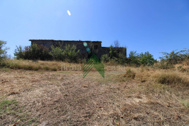 Rustico in vendita a Teramo