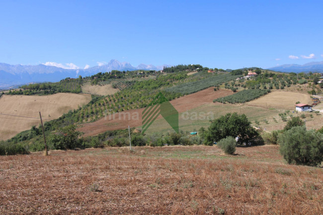 Rustico in vendita a Teramo