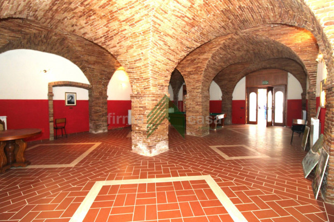 Locale commerciale in affitto a Teramo