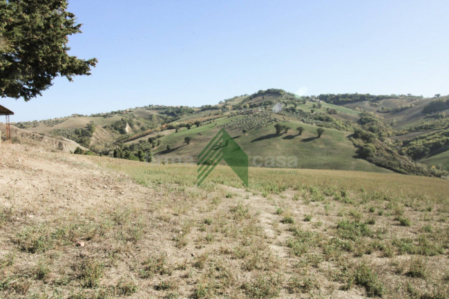 Rustico in vendita a Teramo