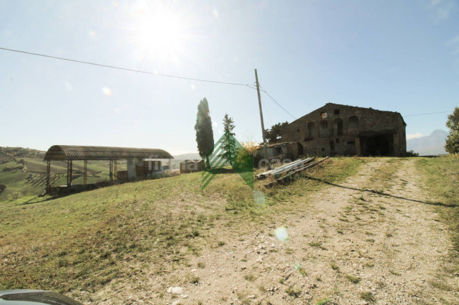 Rustico in vendita a Teramo