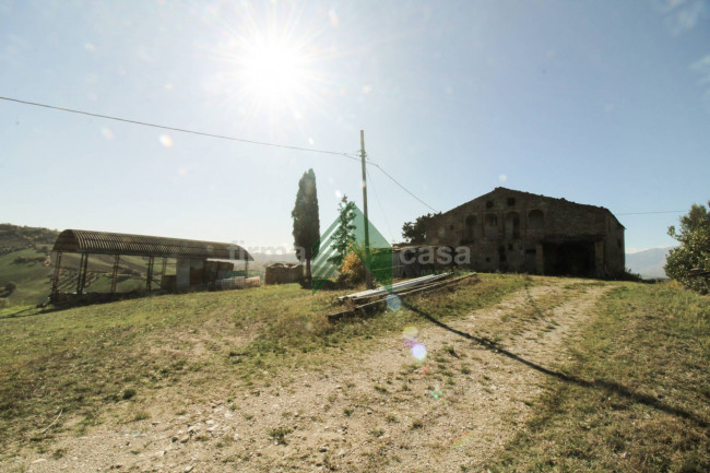 Rustico in vendita a Teramo