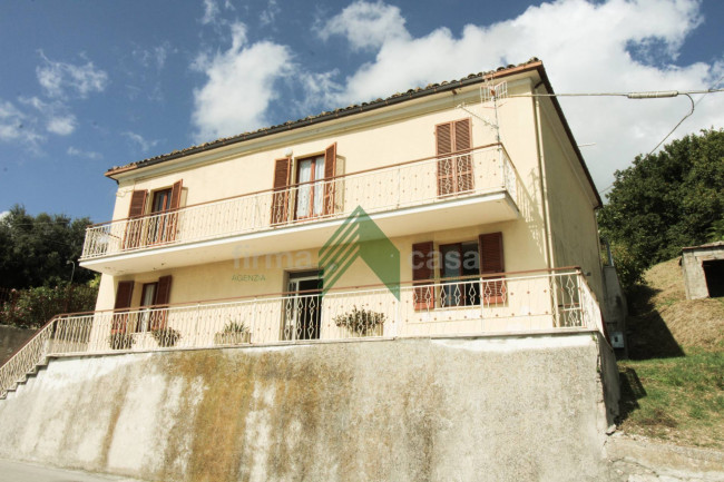 Casa singola in vendita a Civitella del Tronto