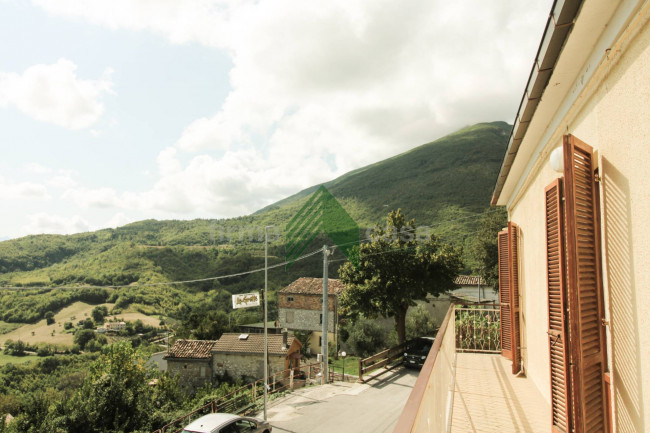 Casa singola in vendita a Civitella del Tronto
