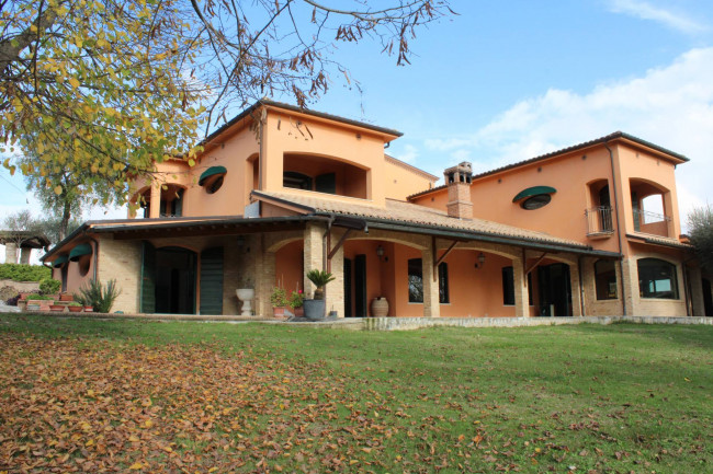 Villa in vendita a Campli