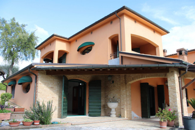 Villa in vendita a Campli