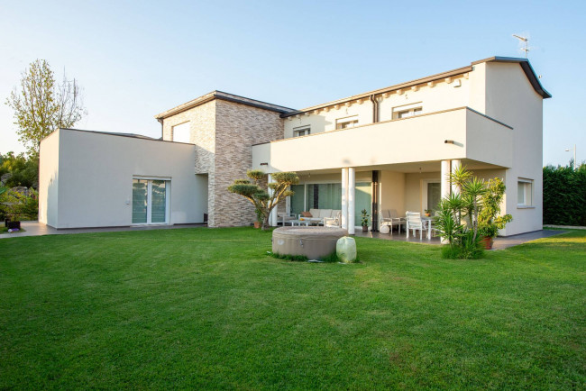Villa in vendita a Jesolo