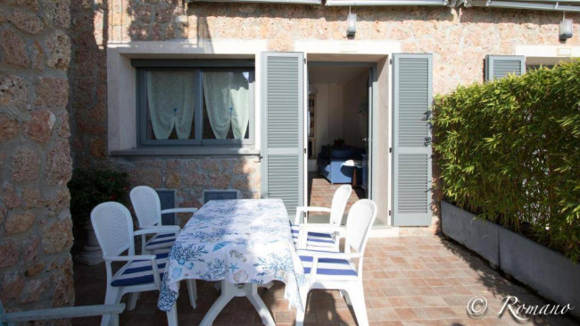 APPARTAMENTO CON INGRESSO INDIPENDENTE in vendita a Camporosso