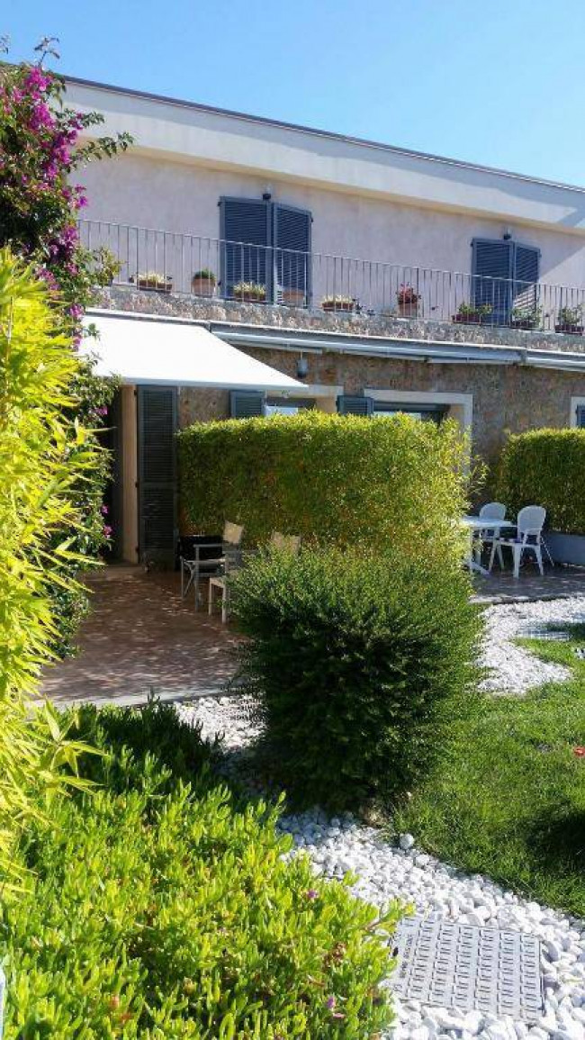 APPARTAMENTO CON INGRESSO INDIPENDENTE in vendita a Camporosso