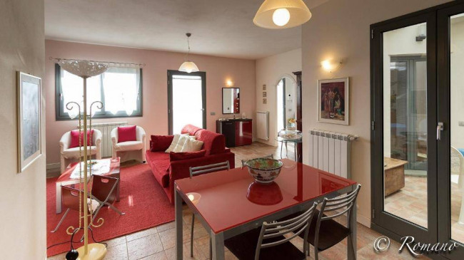 APPARTAMENTO CON INGRESSO INDIPENDENTE in vendita a Camporosso