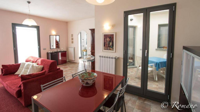 APPARTAMENTO CON INGRESSO INDIPENDENTE in vendita a Camporosso