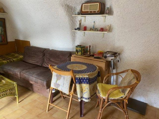 APPARTAMENTO CON INGRESSO INDIPENDENTE in vendita a Ventimiglia