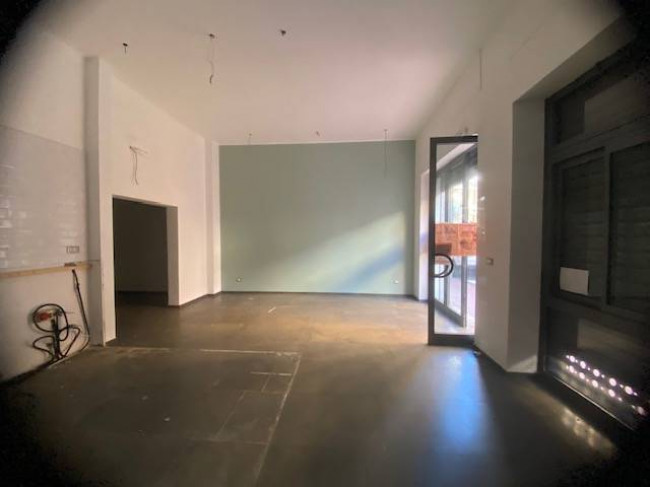 Attività commerciale in affitto a Ventimiglia