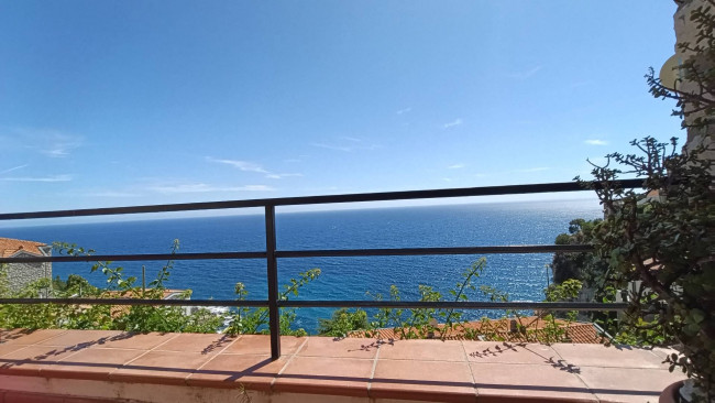 APPARTAMENTO CON INGRESSO INDIPENDENTE in affitto a Ventimiglia