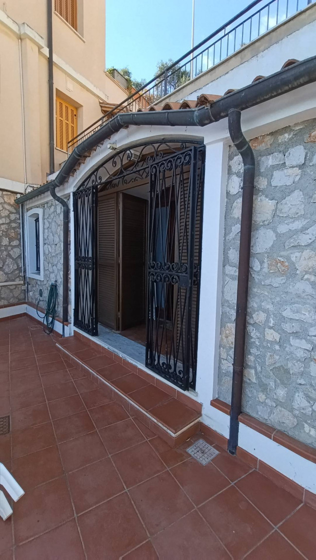 APPARTAMENTO CON INGRESSO INDIPENDENTE in affitto a Ventimiglia