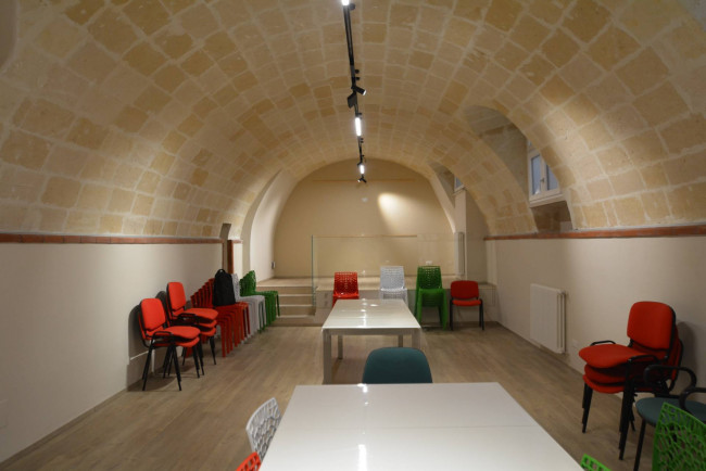 Magazzino in vendita a Matera