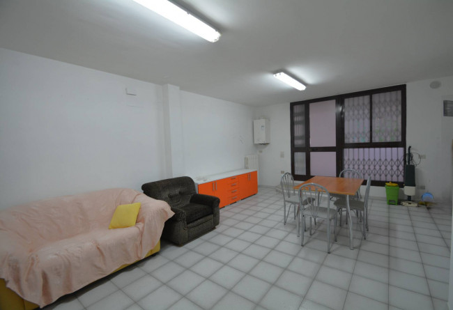 Magazzino in vendita a Matera