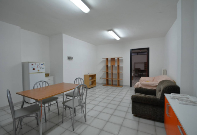 Magazzino in vendita a Matera