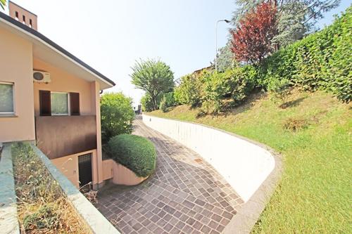 Villa in vendita a Nese, Alzano Lombardo (BG)