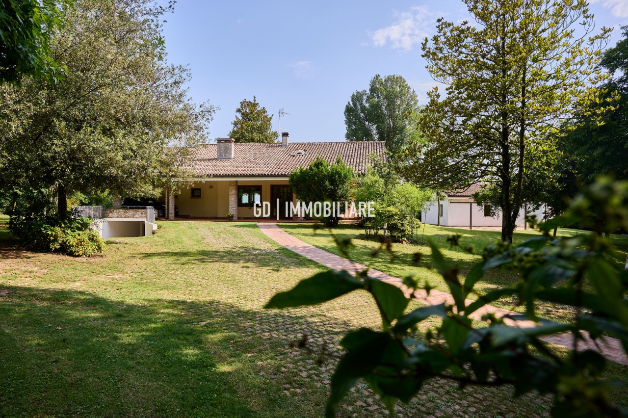 Villa in vendita a Montebelluna (TV)