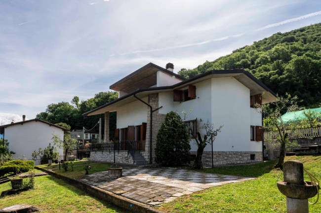 Villa in vendita a Paratico