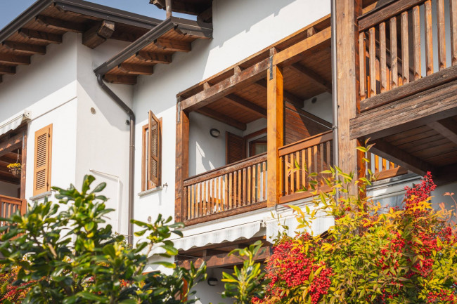 Appartamento in vendita a Solto Collina