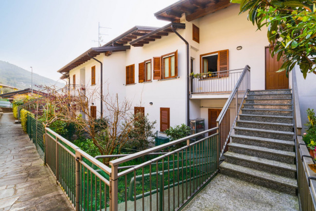 Appartamento in vendita a Solto Collina