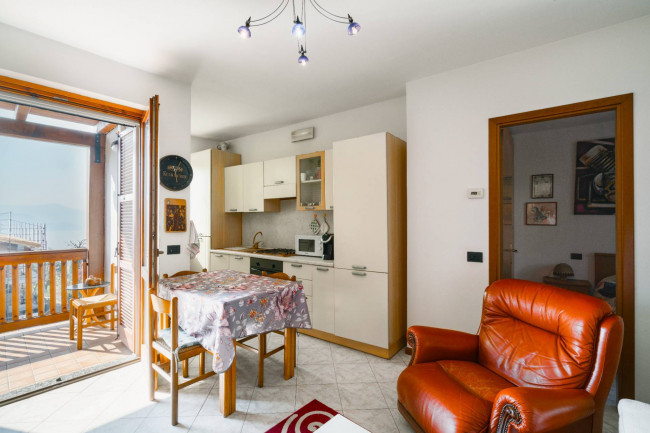 Appartamento in vendita a Solto Collina