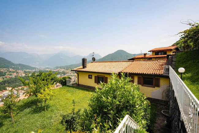 Villa in vendita a Sovere
