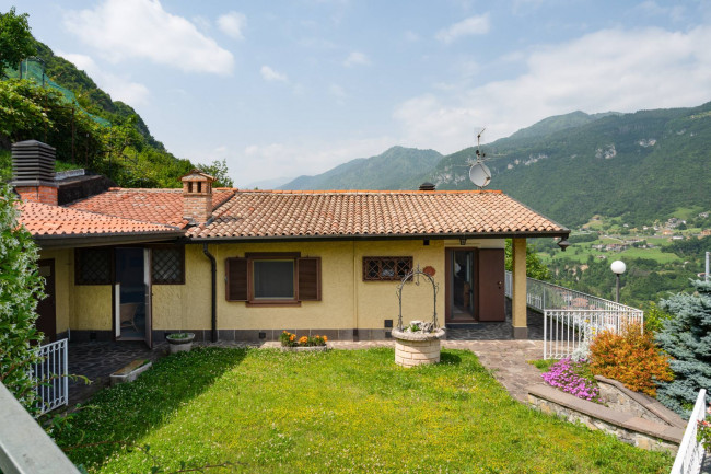 Villa in vendita a Sovere
