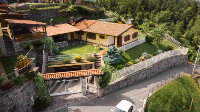 Villa in vendita a Sovere