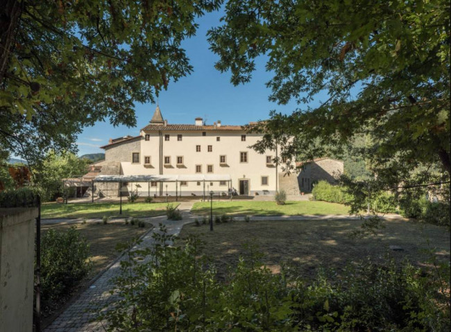 Albergo/Hotel in vendita a Sandetole, Dicomano (FI)