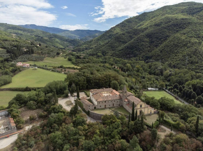 Albergo/Hotel in vendita a Sandetole, Dicomano (FI)