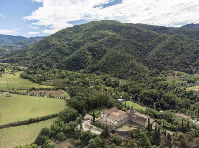 Albergo/Hotel in vendita a Sandetole, Dicomano (FI)