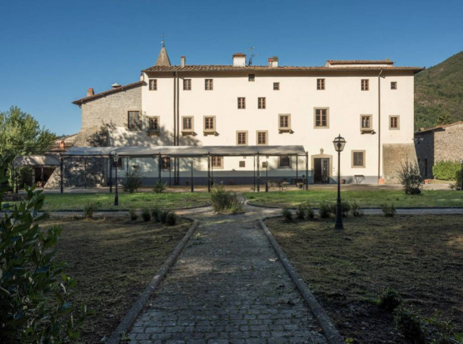 Albergo/Hotel in vendita a Sandetole, Dicomano (FI)