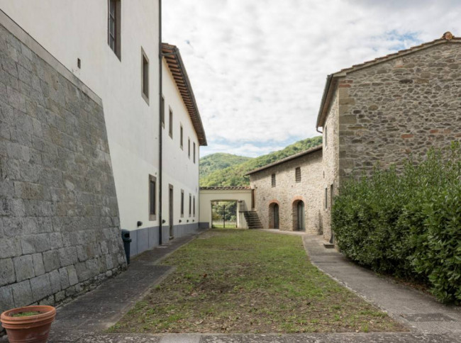 Albergo/Hotel in vendita a Sandetole, Dicomano (FI)