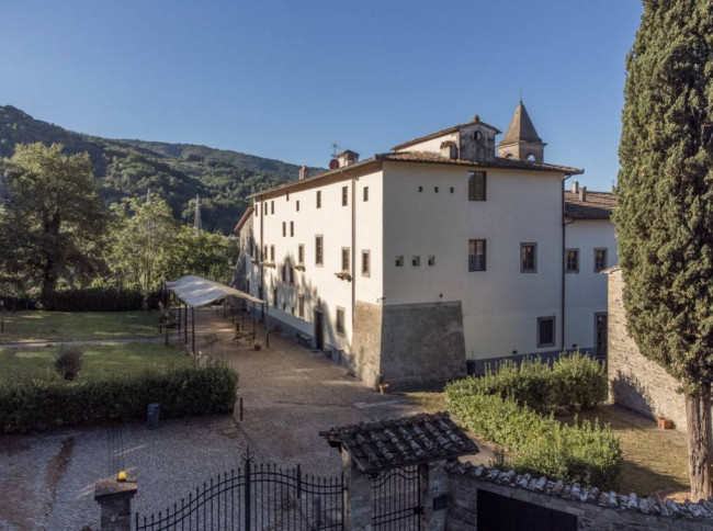 Albergo/Hotel in vendita a Sandetole, Dicomano (FI)