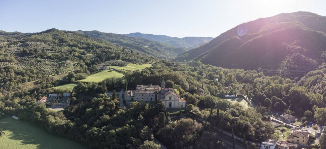 Albergo/Hotel in vendita a Sandetole, Dicomano (FI)