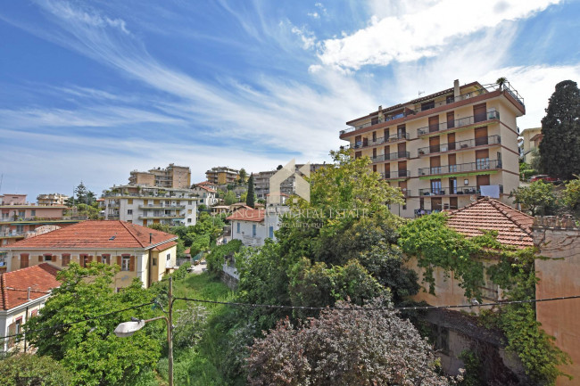  à vente à Sanremo