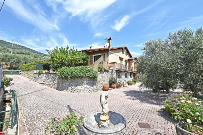 Villa in vendita a Dolceacqua