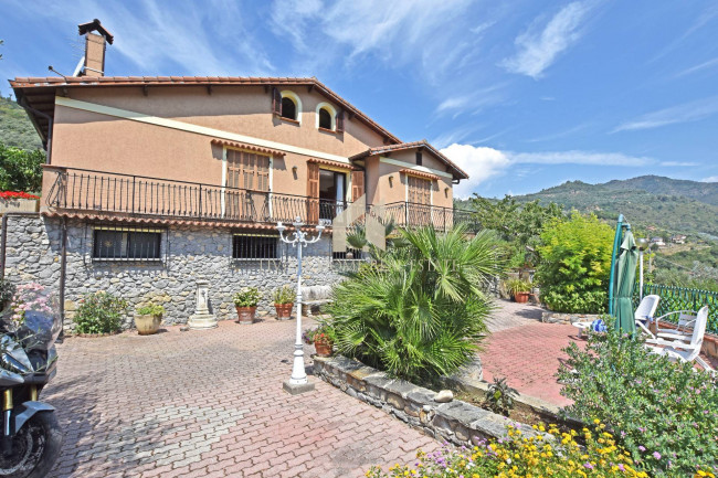 Villa in vendita a Dolceacqua