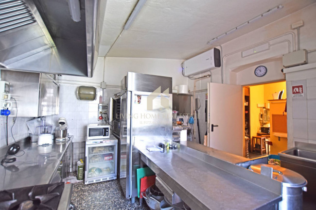 Attività commerciale in vendita a Taggia