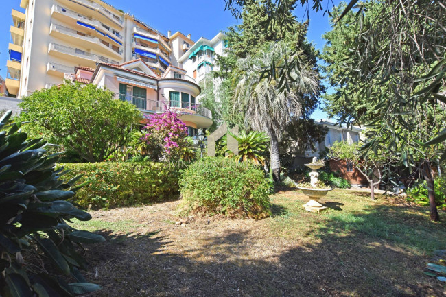 Villa in vendita a Sanremo