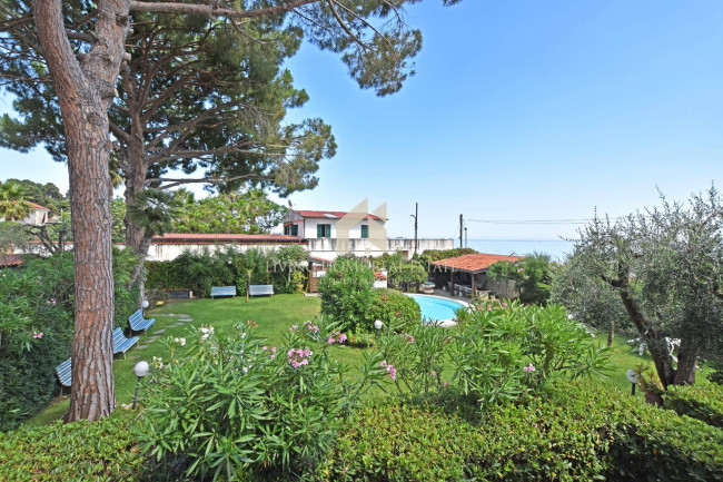  à vente à Sanremo