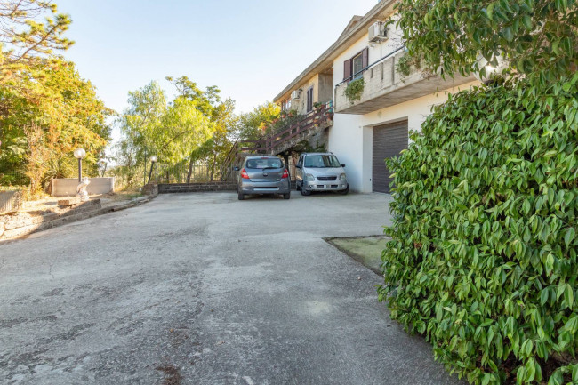 Villa bifamiliare in vendita a Casalbordino