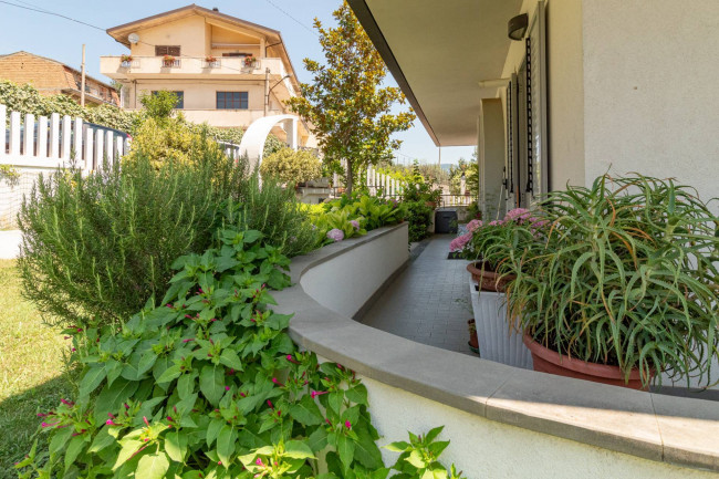 Villa in vendita a Villa Santa Maria