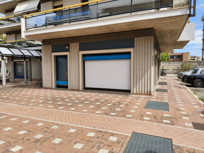 Locale commerciale in vendita a Lanciano